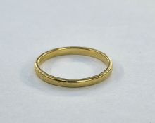 22ct gold wedding ring, 2.6g approx.