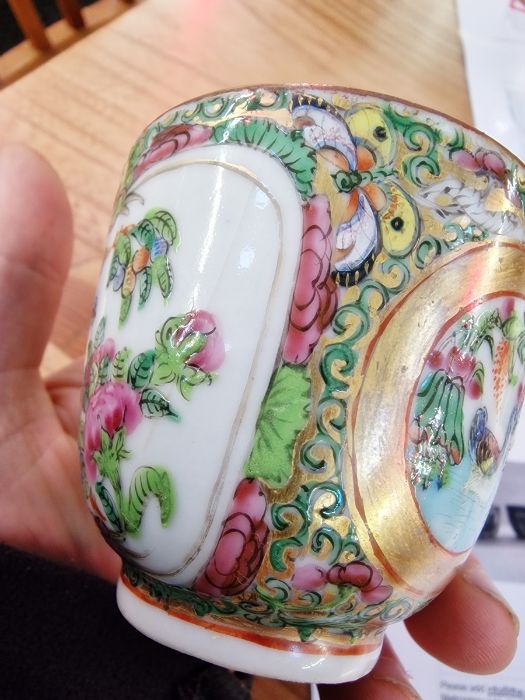 Pair 19th century Chinese canton porcelain cups with panels of figures, flowers and birds, in - Image 10 of 23