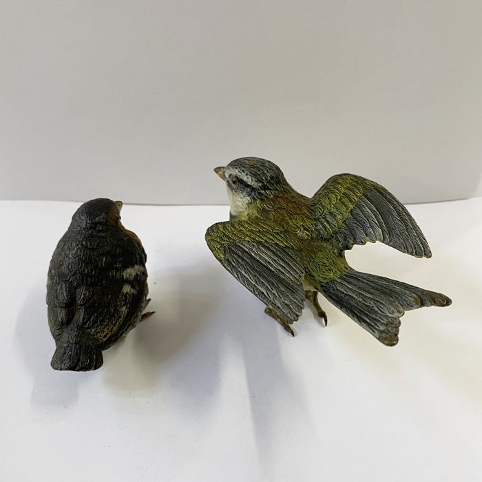 Austrian cold painted bronze models of a blue tit with opened wings, 4.4cm high (missing one claw on - Image 3 of 4