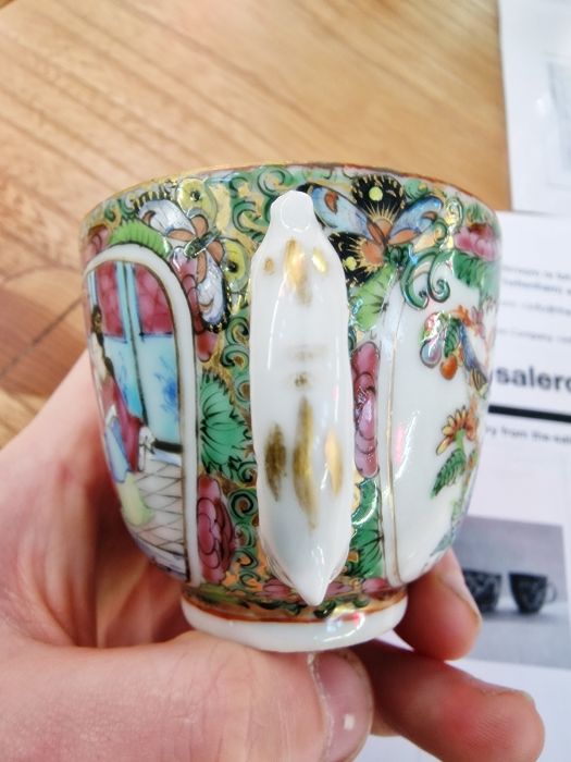 Pair 19th century Chinese canton porcelain cups with panels of figures, flowers and birds, in - Image 15 of 23