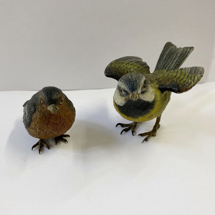 Austrian cold painted bronze models of a blue tit with opened wings, 4.4cm high (missing one claw on - Image 2 of 4