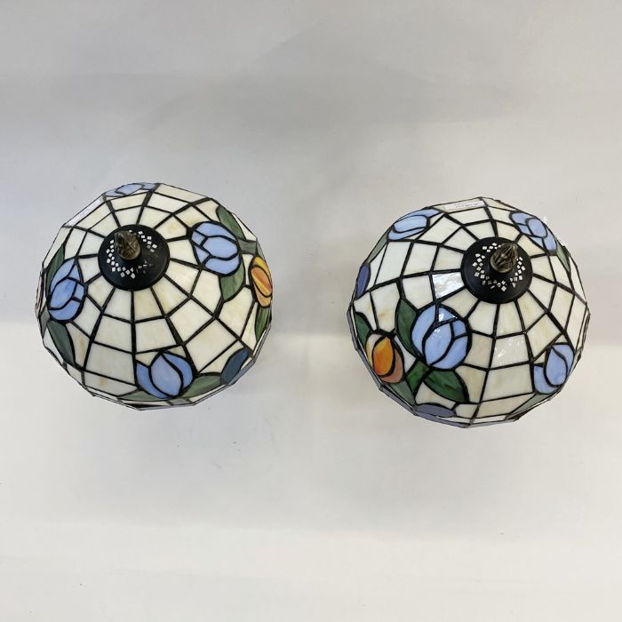 Pair of Tiffany-style table lamps, 38cm high approx. (2) - Image 2 of 8