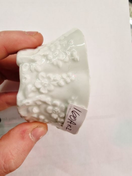 Chinese blanc de chine baluster vase with chioong applied, 13.5cm high, and a Chinese blanc de chine - Image 8 of 26