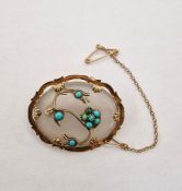 Victorian gold-coloured metal, hardstone and turquoise brooch, oval and set with turquoise in floral