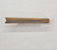 9ct gold tie clip, engine-turned, 6.8g approx.