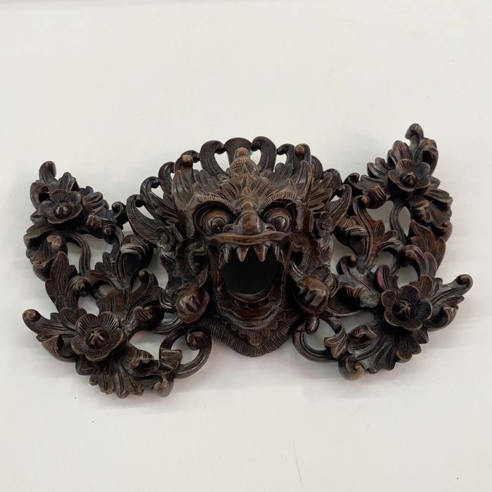 Chinese carved hardwood wall mask in the form of a grotesque Qilin, having carved feather and - Image 2 of 10