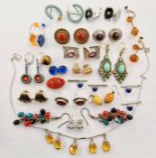 Small quantity of costume jewellery to include silver and amethyst earrings, pair citrine and gold-