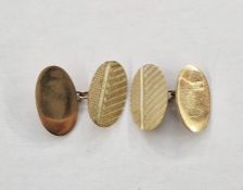 Pair 9ct gold oval and chain-pattern cufflinks with engine-turned decoration, 4.1g approx.
