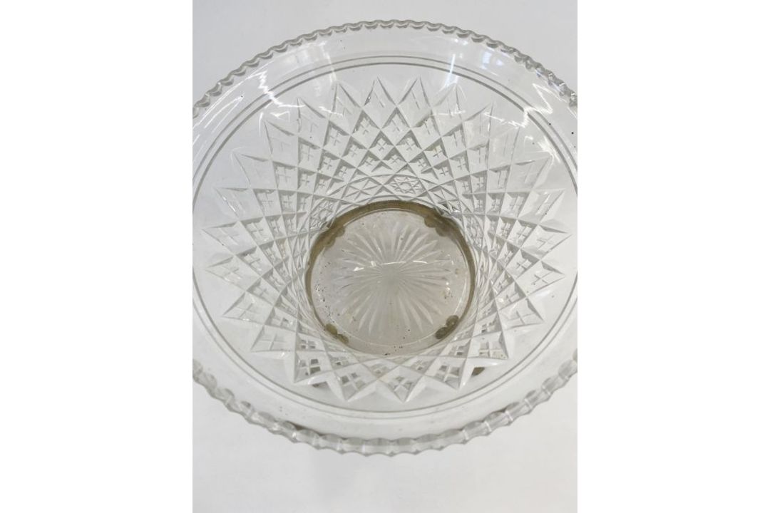 Antique cut glass bowl on gilt ormolu stand, the circular bowl with serrated edge, cross lozenge cut - Image 3 of 3