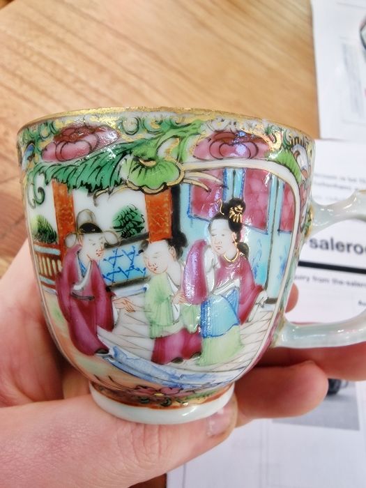 Pair 19th century Chinese canton porcelain cups with panels of figures, flowers and birds, in - Image 14 of 23