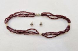 Beaded necklace with silver-coloured metal clasp set with diamonds, the largest diamond 2mm diameter