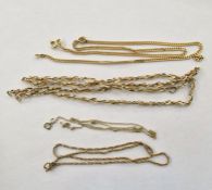 9ct gold fine chain-link necklace, ropetwist-pattern, a 9ct gold fancy chain-link necklace with open