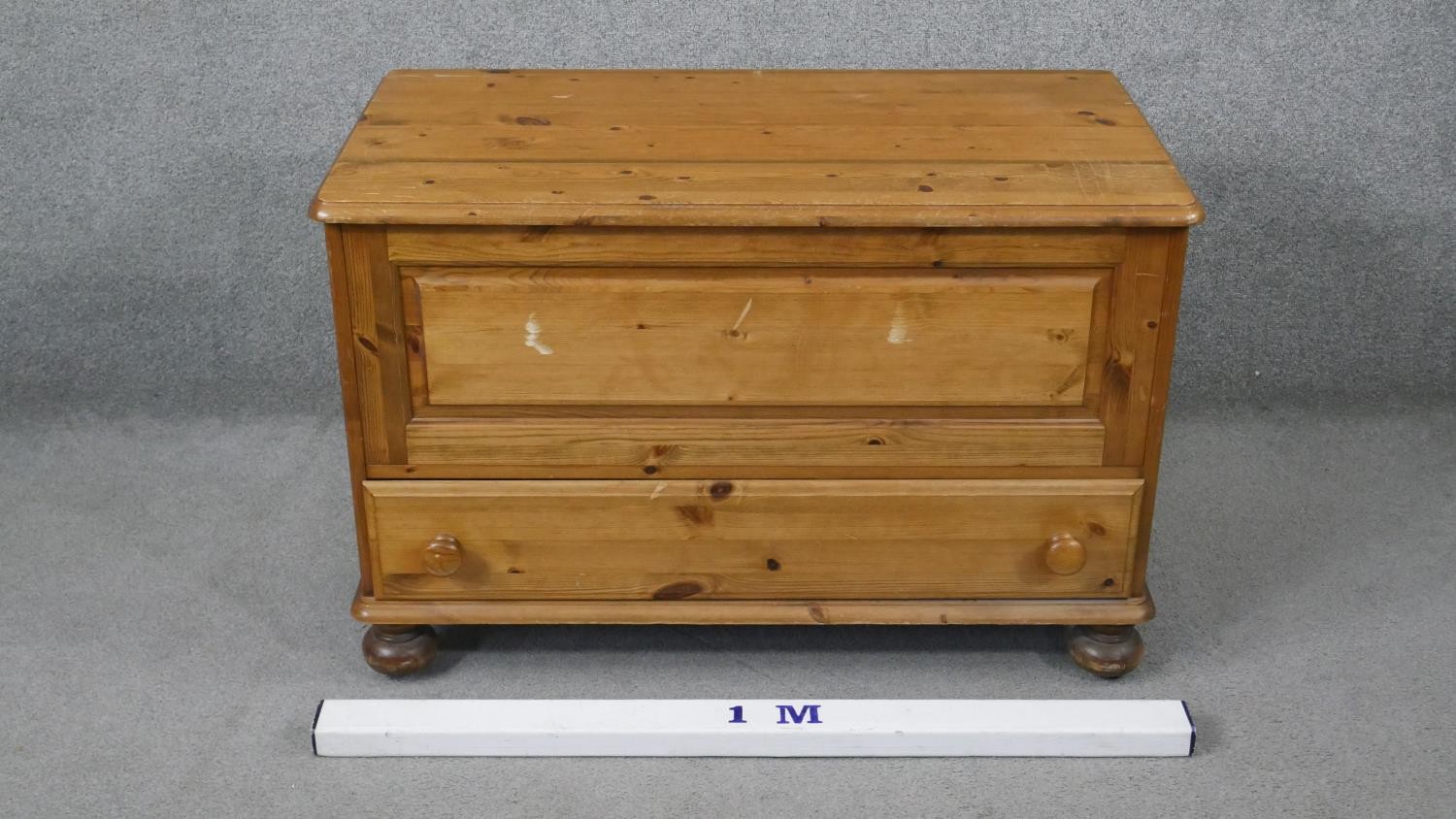 A 19th century style pine mule chest. H.69 W.93 D.50cm - Image 7 of 7