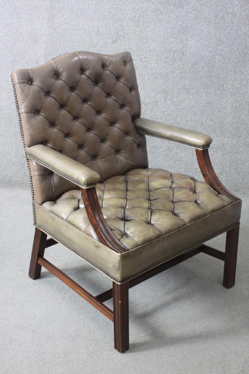 A pair of vintage Gainsborough style library armchairs in deep buttoned and studded leather - Image 6 of 8
