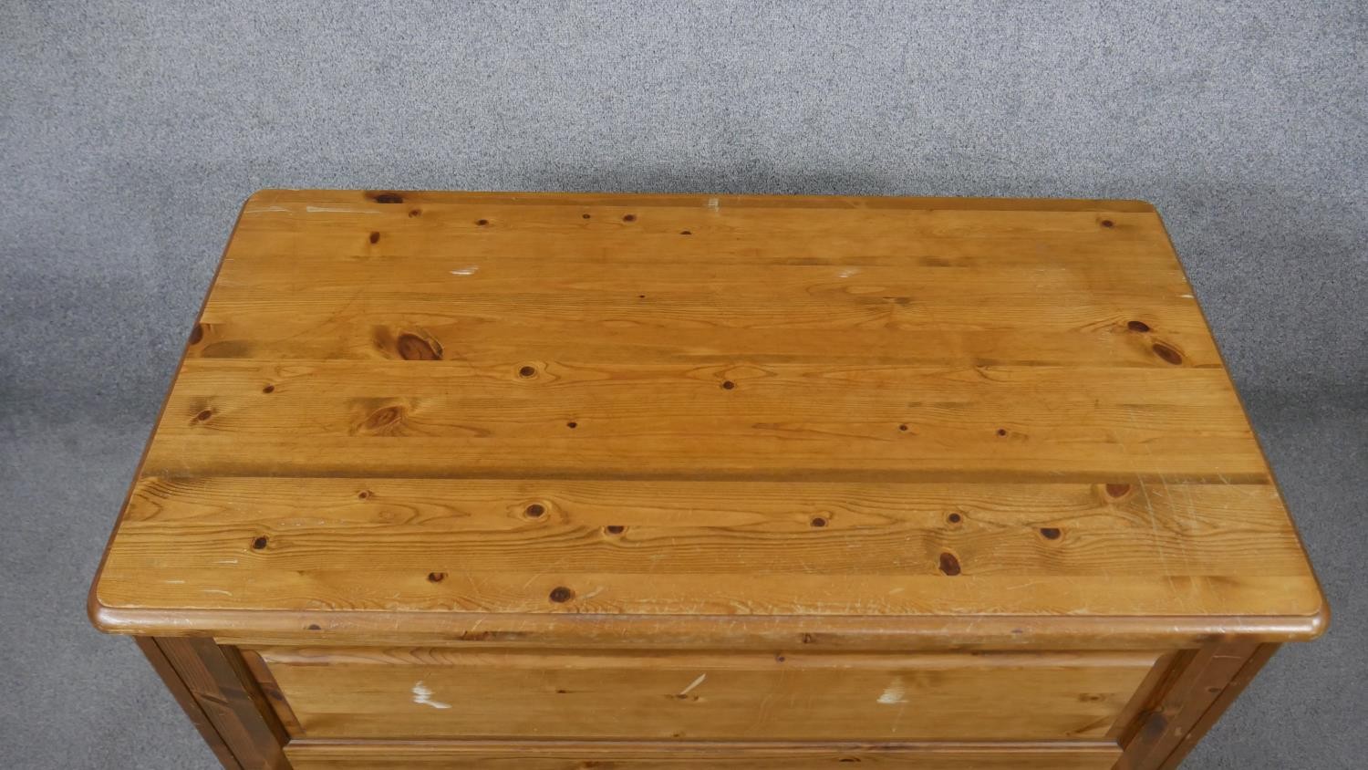 A 19th century style pine mule chest. H.69 W.93 D.50cm - Image 4 of 7