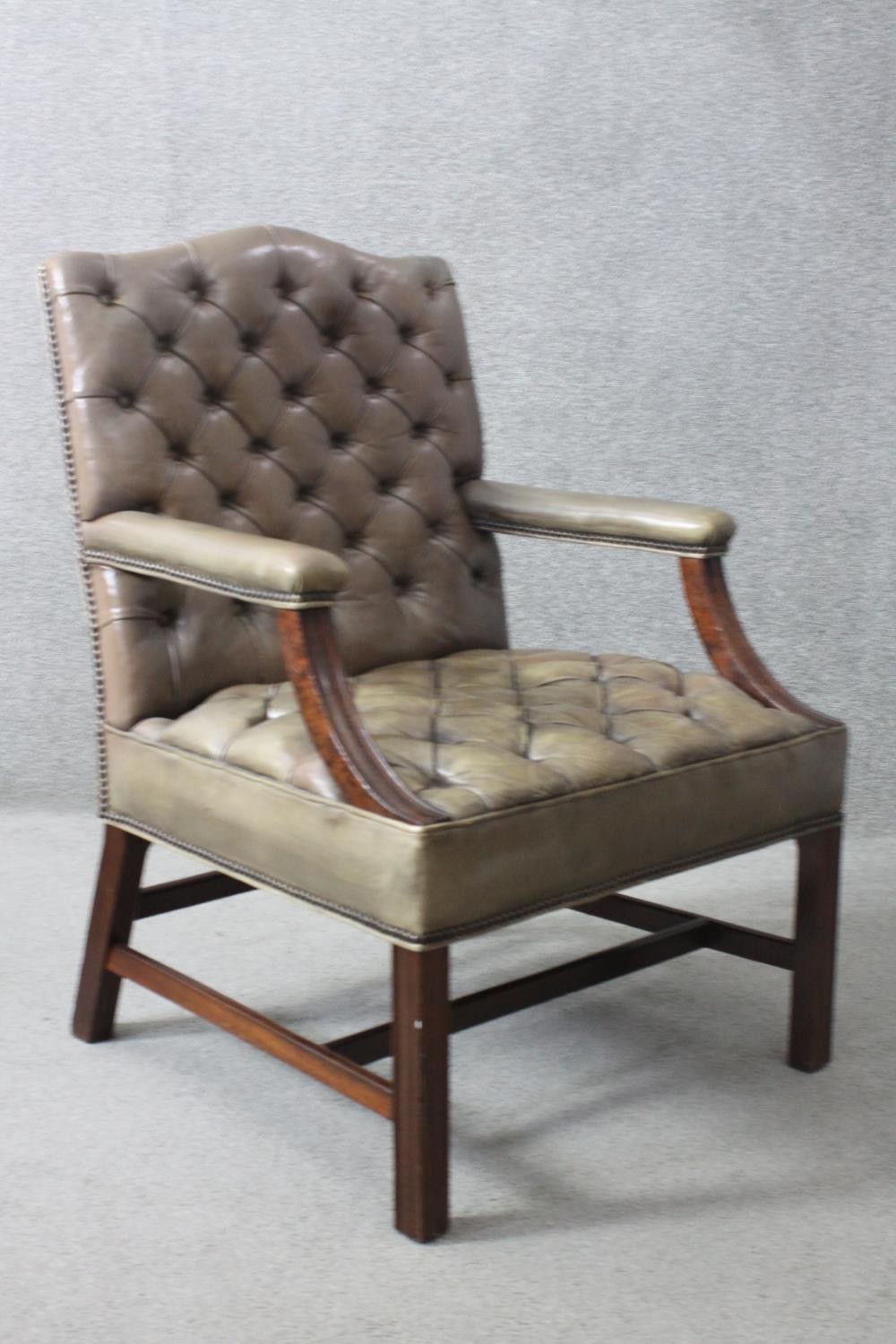 A pair of vintage Gainsborough style library armchairs in deep buttoned and studded leather - Image 7 of 8