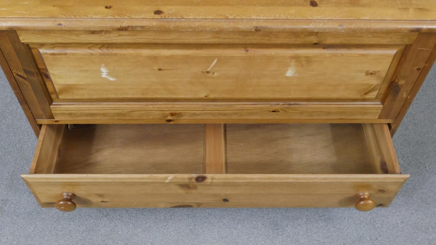 A 19th century style pine mule chest. H.69 W.93 D.50cm - Image 5 of 7