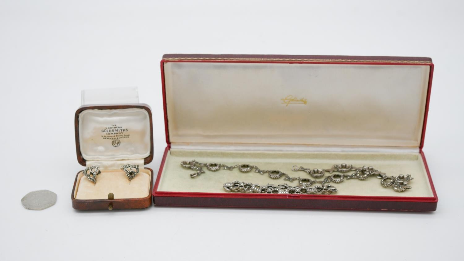 A collection of Art Deco silver and marcasite jewellery. Including an articulated floral design - Image 2 of 12