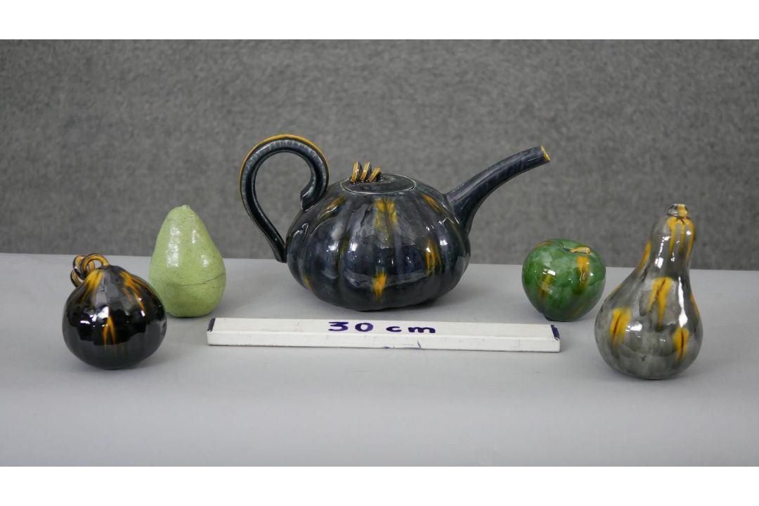 Kevin de Choisy (born 1954)- A studio pottery gourd teapot with four glazed ceramic gourds, three by - Image 2 of 5