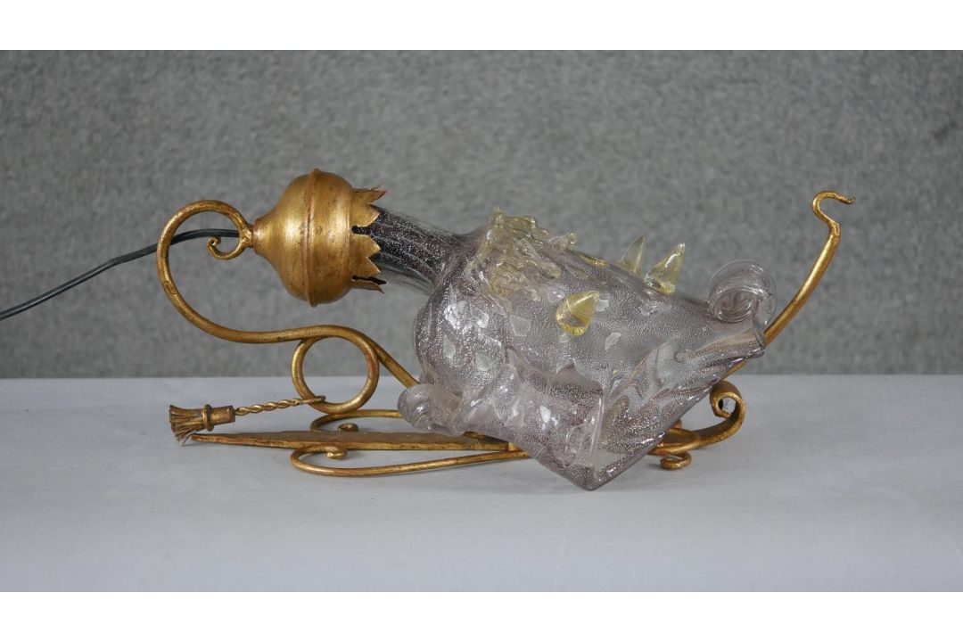 A wall mounted Murano style glass floral design light with scrolling gilt metal bracket. (damaged) - Image 4 of 5