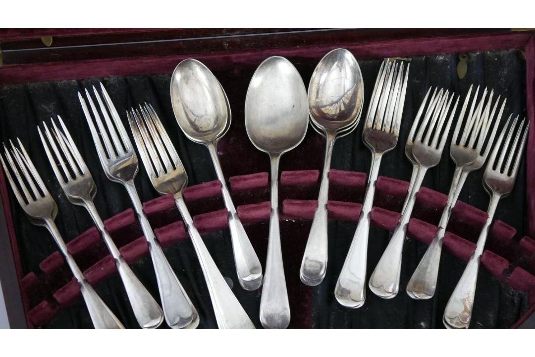 A early 20th century mahogany velvet lined cased part six person canteen of cutlery by various - Image 6 of 7