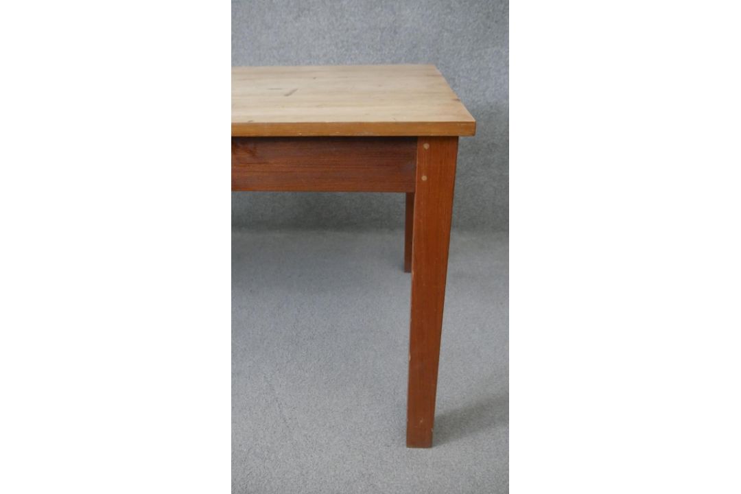 A Retrouvius refectory dining table with reclaimed poplar planked top raised on square tapering - Image 5 of 5