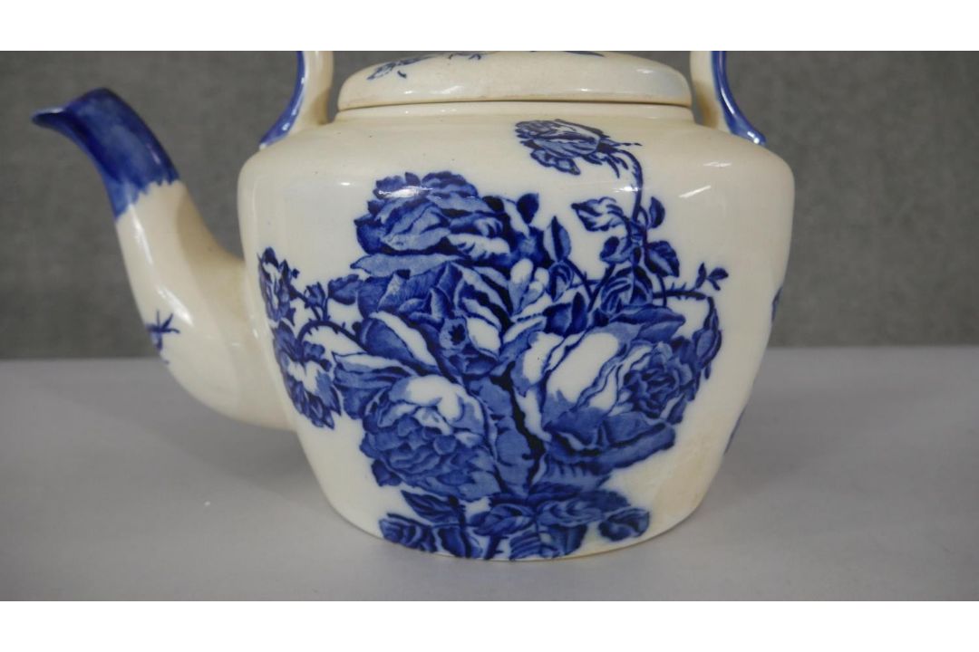 A blue and white Staffordshire ironstone tea pot, rose design along with a hand painted floral - Image 4 of 8