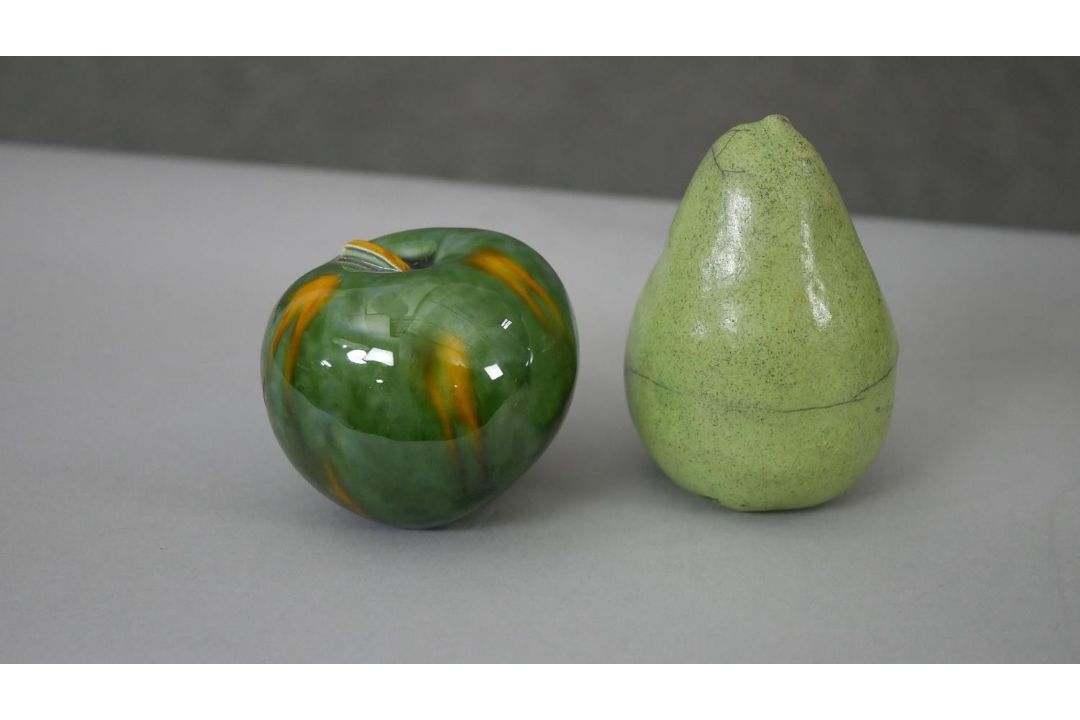 Kevin de Choisy (born 1954)- A studio pottery gourd teapot with four glazed ceramic gourds, three by - Image 4 of 5