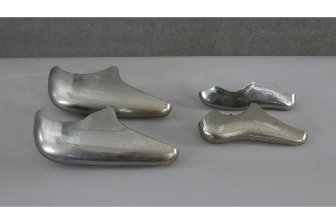 Two pairs of vintage chrome car bumper formers. H.30 W.11 D.8cm - Image 1 of 4