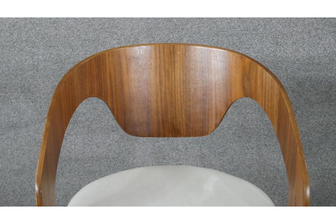 A contemporary Dwell high stool with adjustable height action. H.111 W.49 D.52 cm (extended) - Image 5 of 6