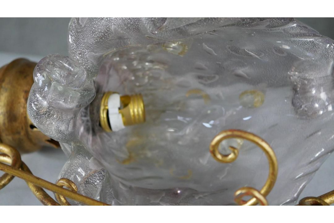 A wall mounted Murano style glass floral design light with scrolling gilt metal bracket. (damaged) - Image 3 of 5