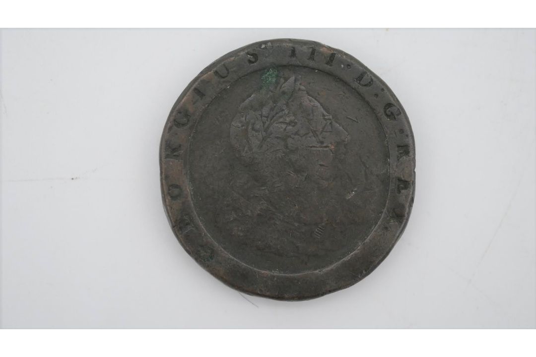 Two 18th century bronze cartwheel pennies. One dated 1707. - Image 6 of 6