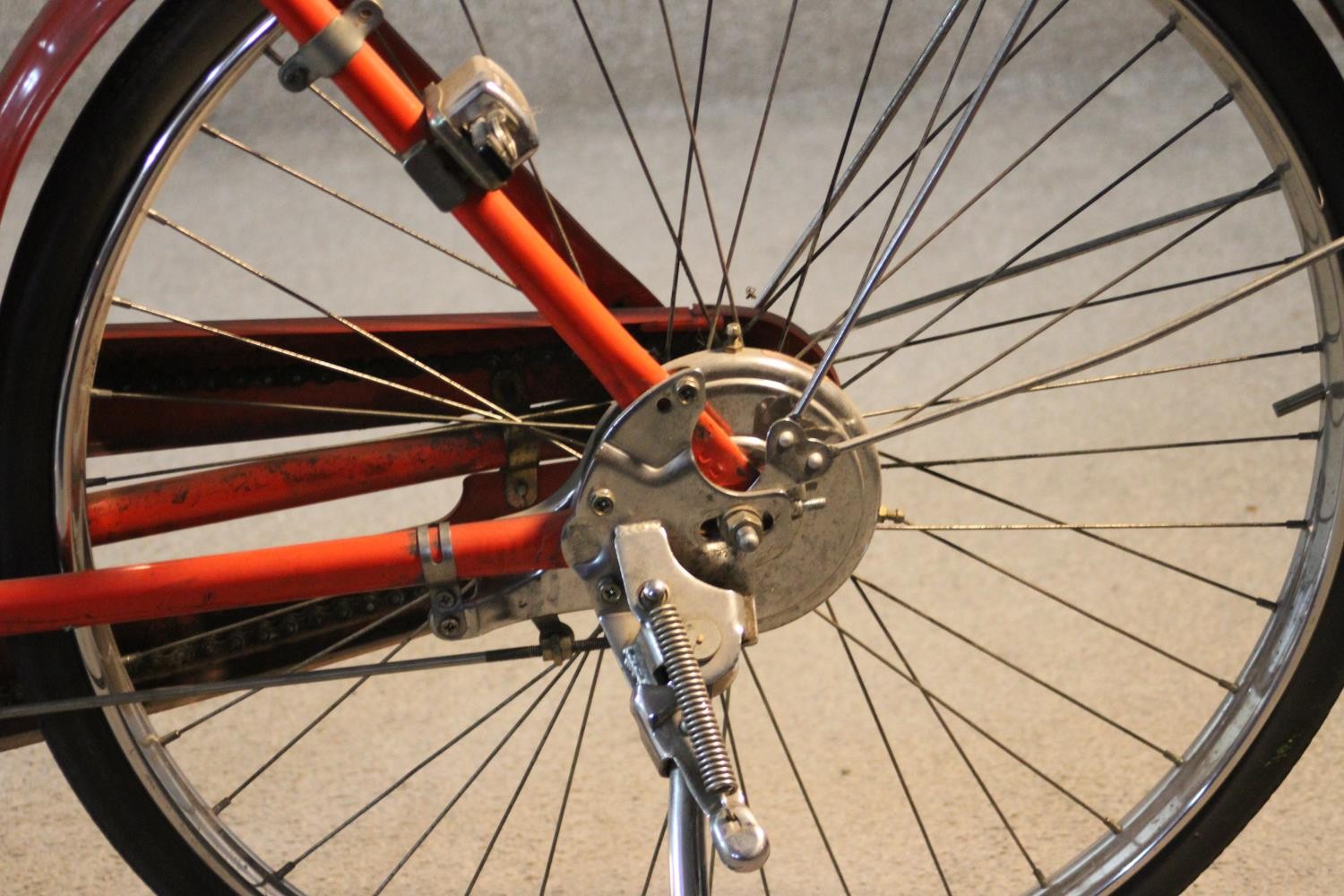 A vintage red Japanese post service bicycle. Makers label. Wheel dia. 60cm. - Image 3 of 8