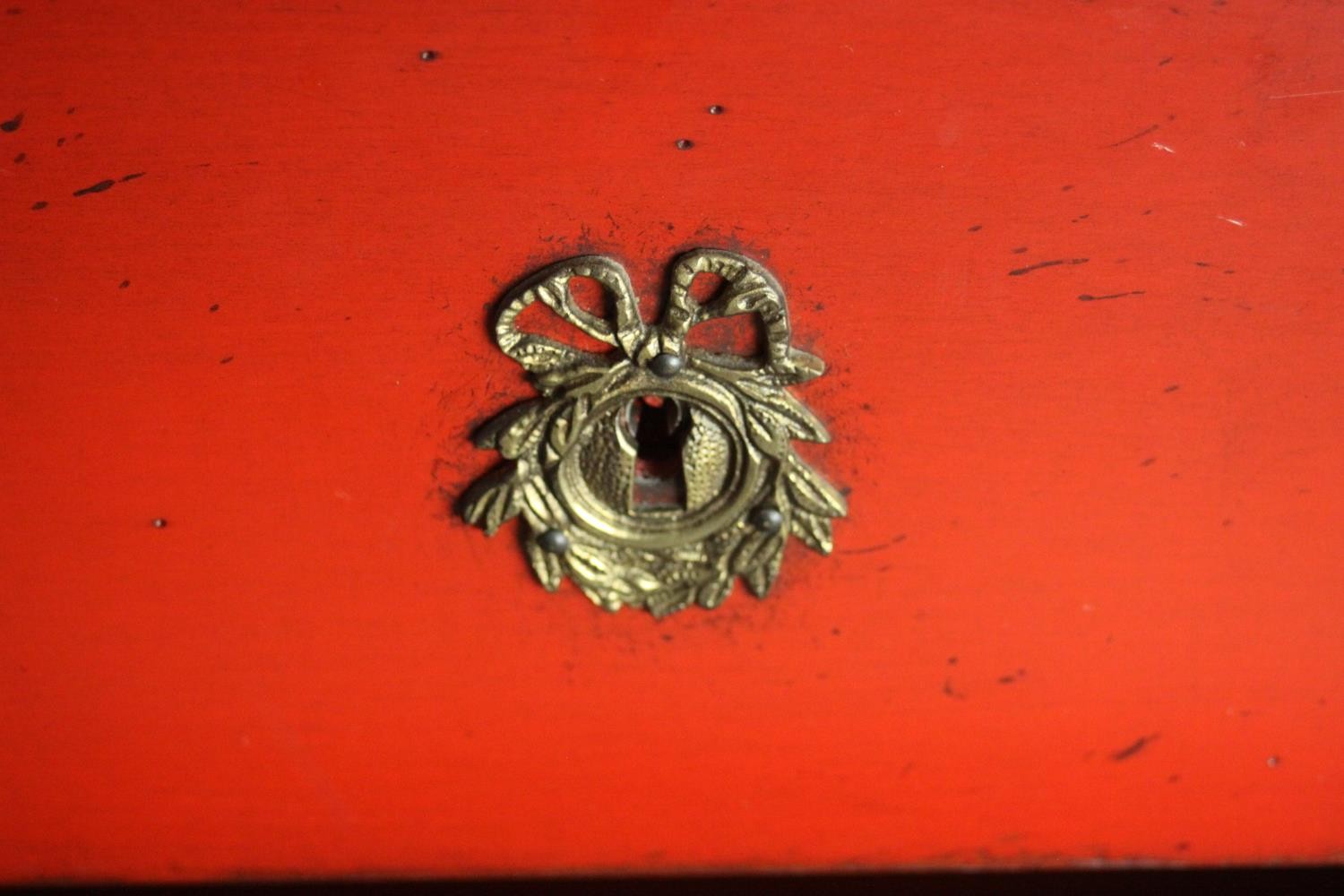 Commode chest, contemporary Louis XV style lacquered finish. H.79 W.70 cm. - Image 5 of 6