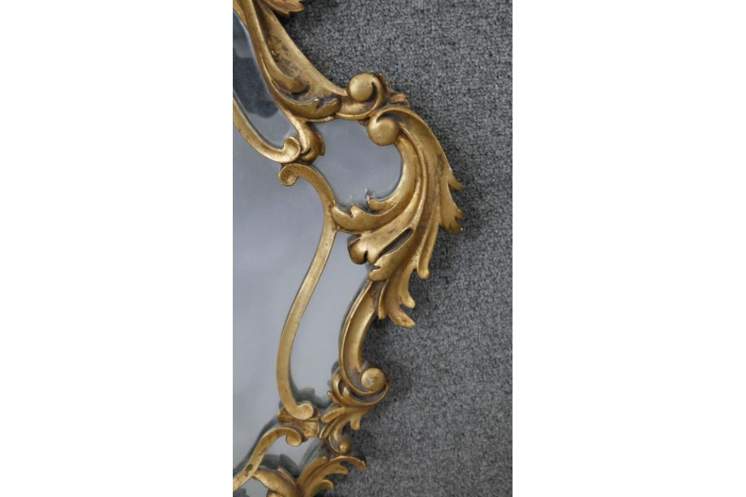 A carved giltwood Florentine style wall mirror. H.73 W.52cm - Image 3 of 5