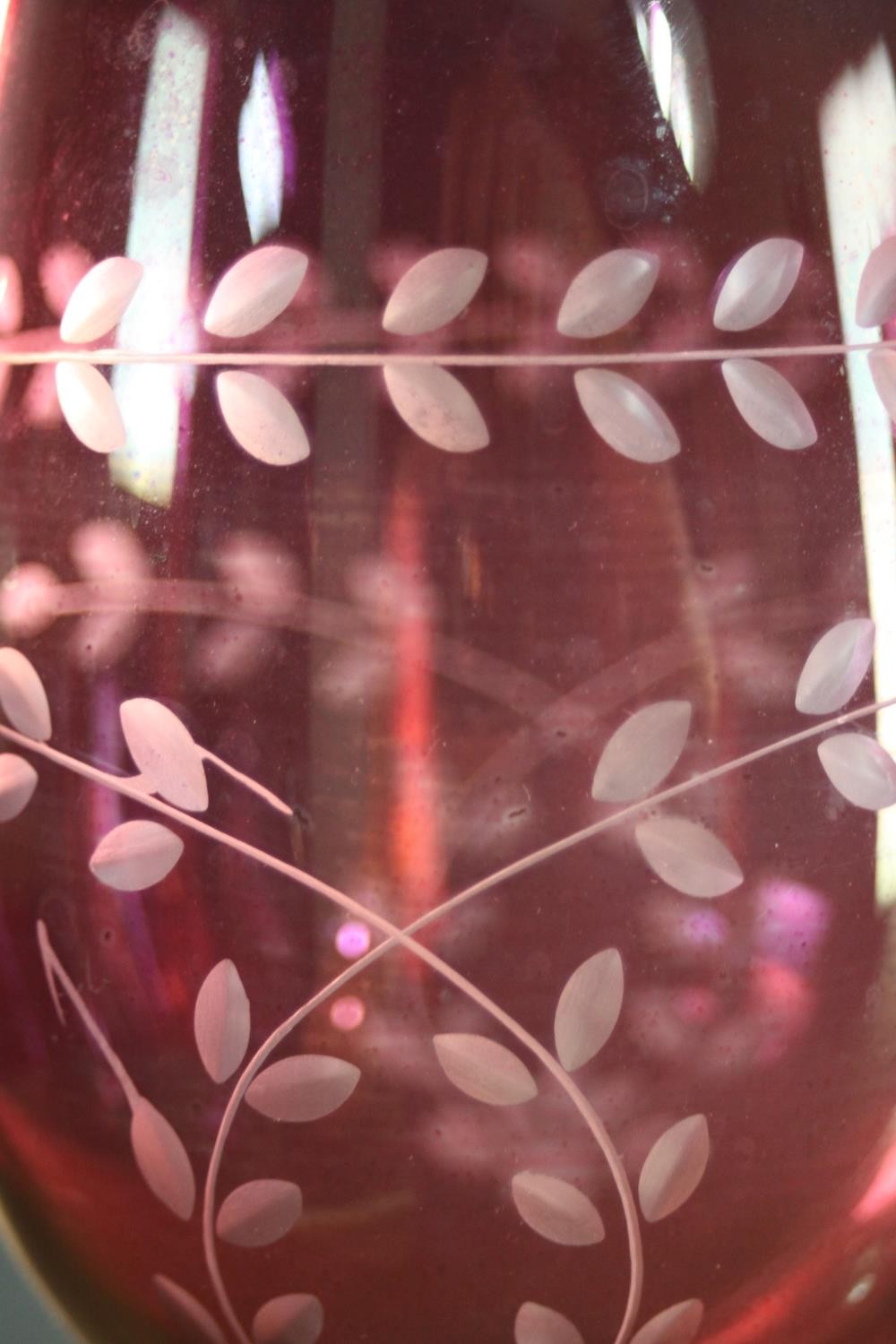 Six large hand etched Cranberry glass wine glasses, with a stylised foliate design. H.24 Dia.8cm. - Image 5 of 5
