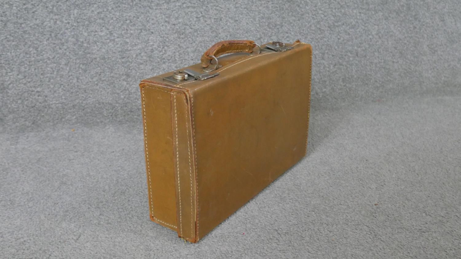 Three vintage tan leather bags. One tan leather doctors bag with brass fittings and two other pieces - Image 9 of 10