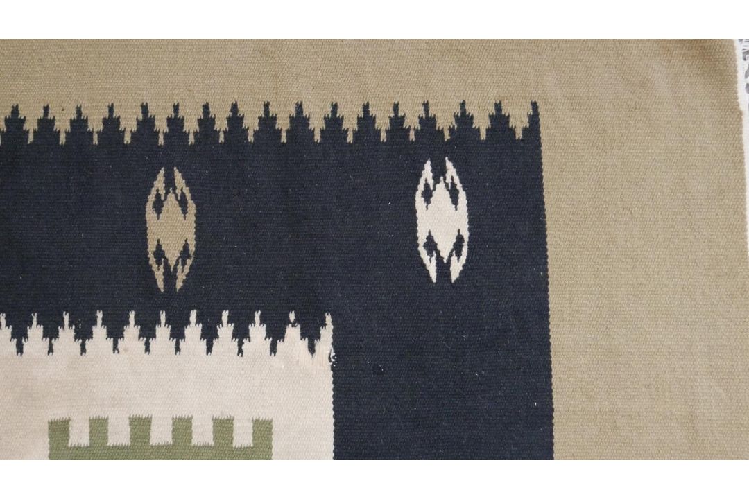 A hand woven Turkish Kelim with geometric serrated pendants on a biscuit ground. L.184 W.117cm - Image 5 of 6