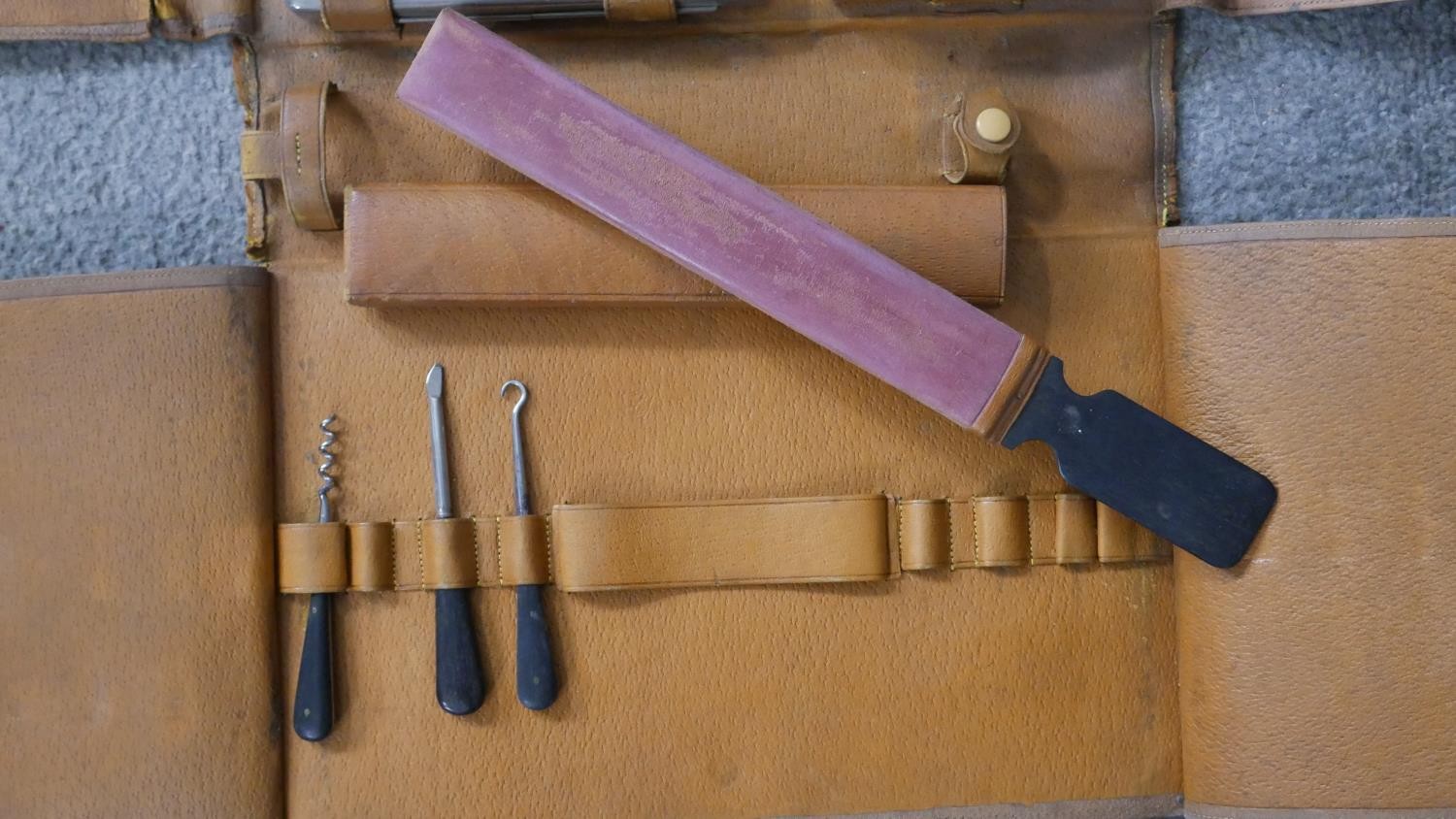 A leather cased travelling vintage men's grooming kit. Some pieces with ebony handles, includes, - Image 6 of 7