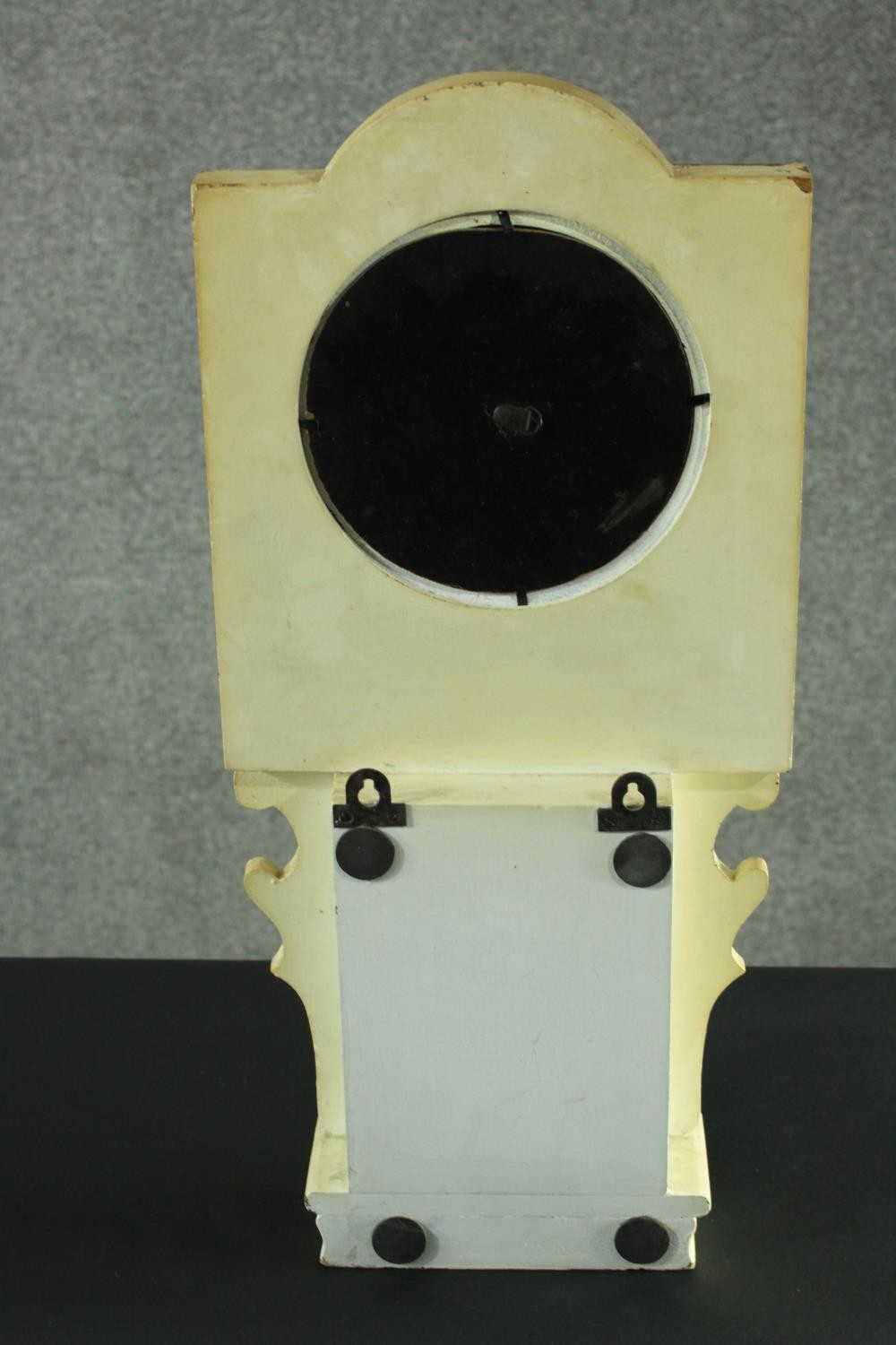 A contemporary painted American style wall clock. H.56 W.26 D.6 cm. - Image 5 of 6