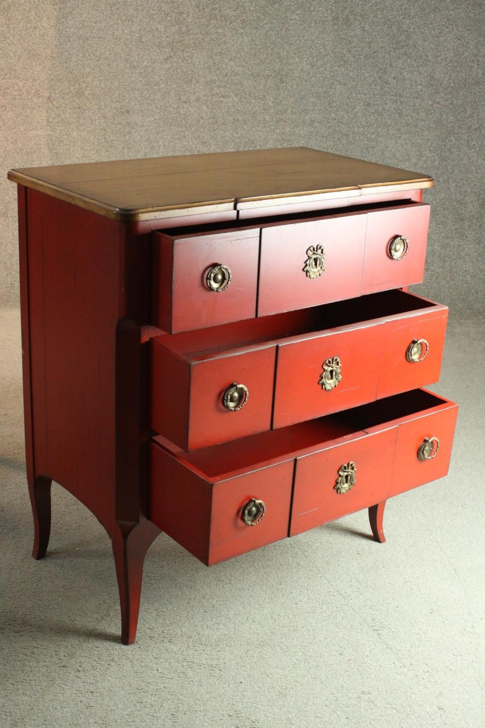 Commode chest, contemporary Louis XV style lacquered finish. H.79 W.70 cm. - Image 4 of 6