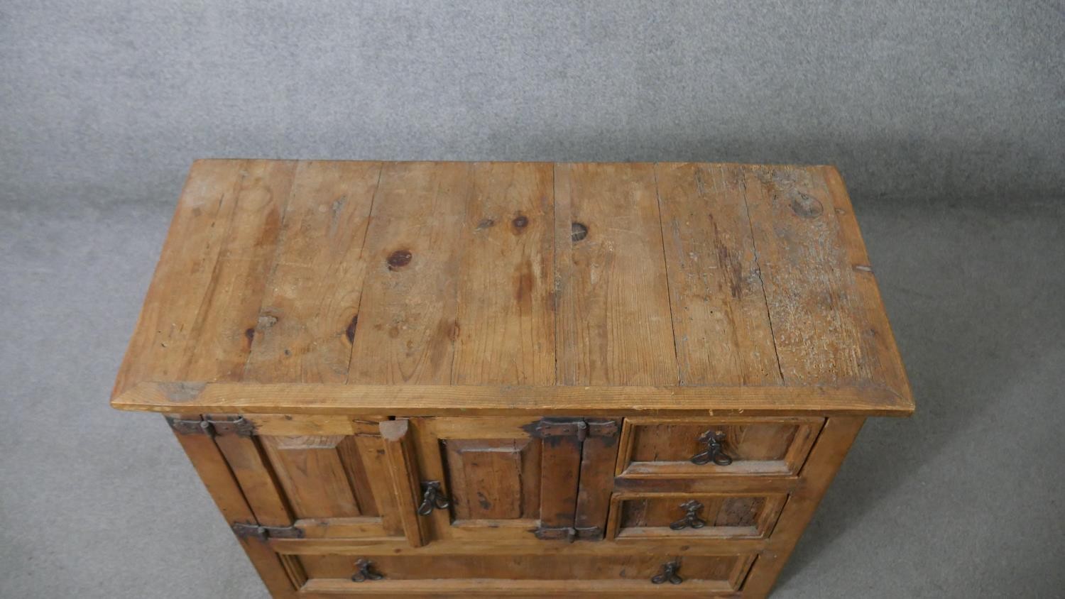 Side cabinet, Chinese pine. H.69 W.92 D.41cm - Image 2 of 7