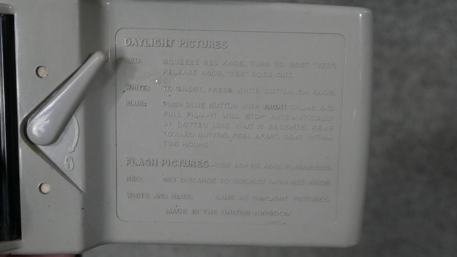 A collection of vintage cameras. Including a Yashika, Praktika super TFL and two vintage brownie - Image 9 of 9