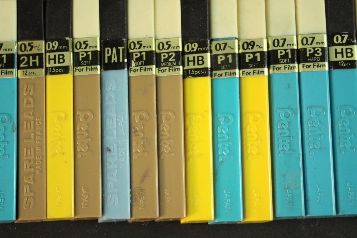 A collection of vintage pen nibs and drawing leads, including vintage William Mitchell Round Hand - Image 4 of 4