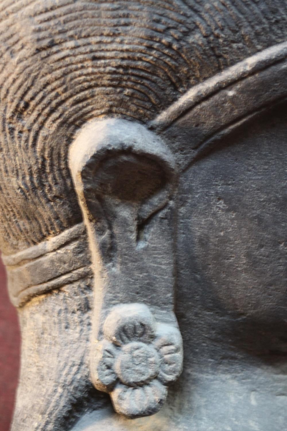 A very large 20th century Balinese Goddess carved stone head planter. H.92 W.48cm. - Image 7 of 9