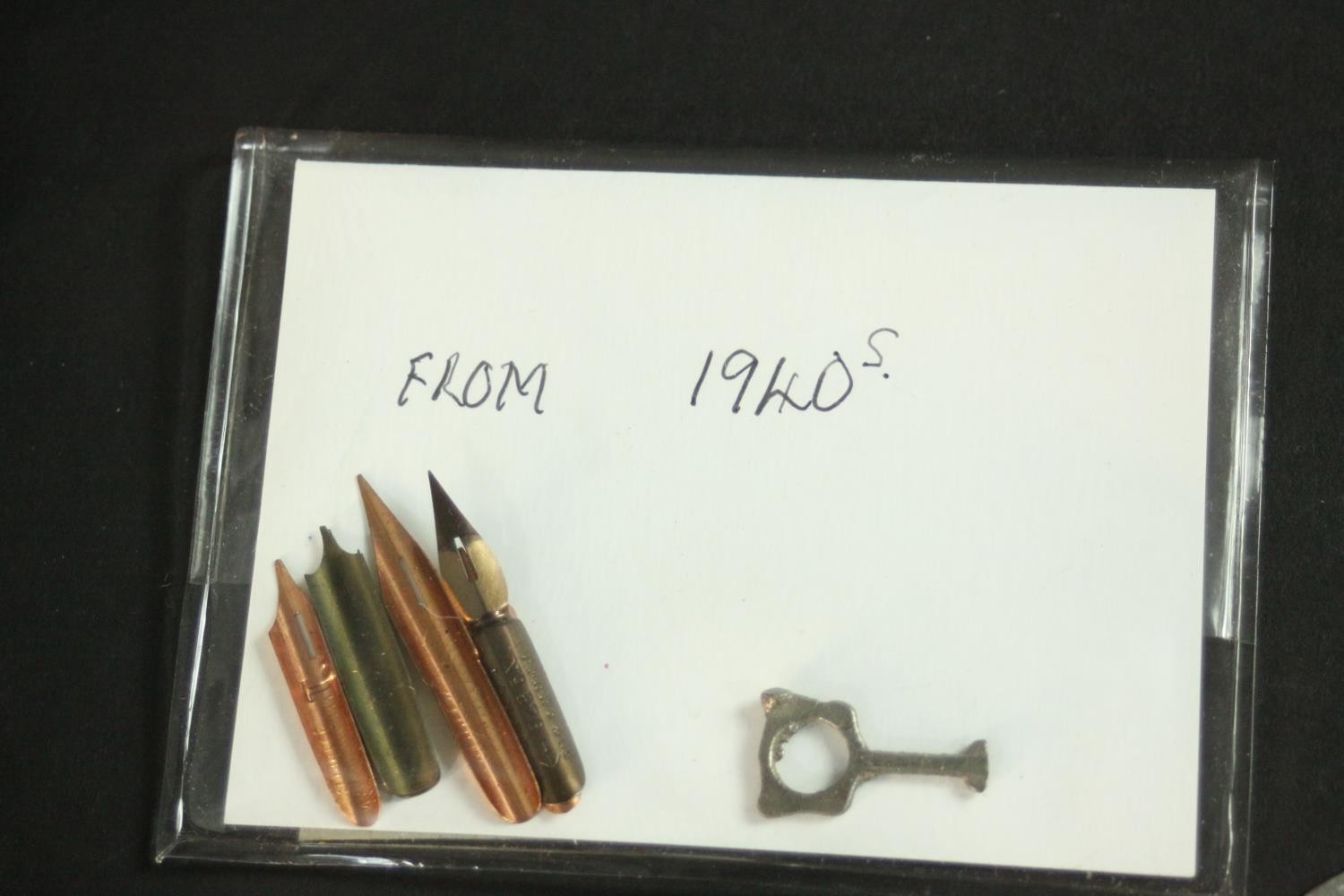 A collection of vintage pen nibs and drawing leads, including vintage William Mitchell Round Hand - Image 3 of 4