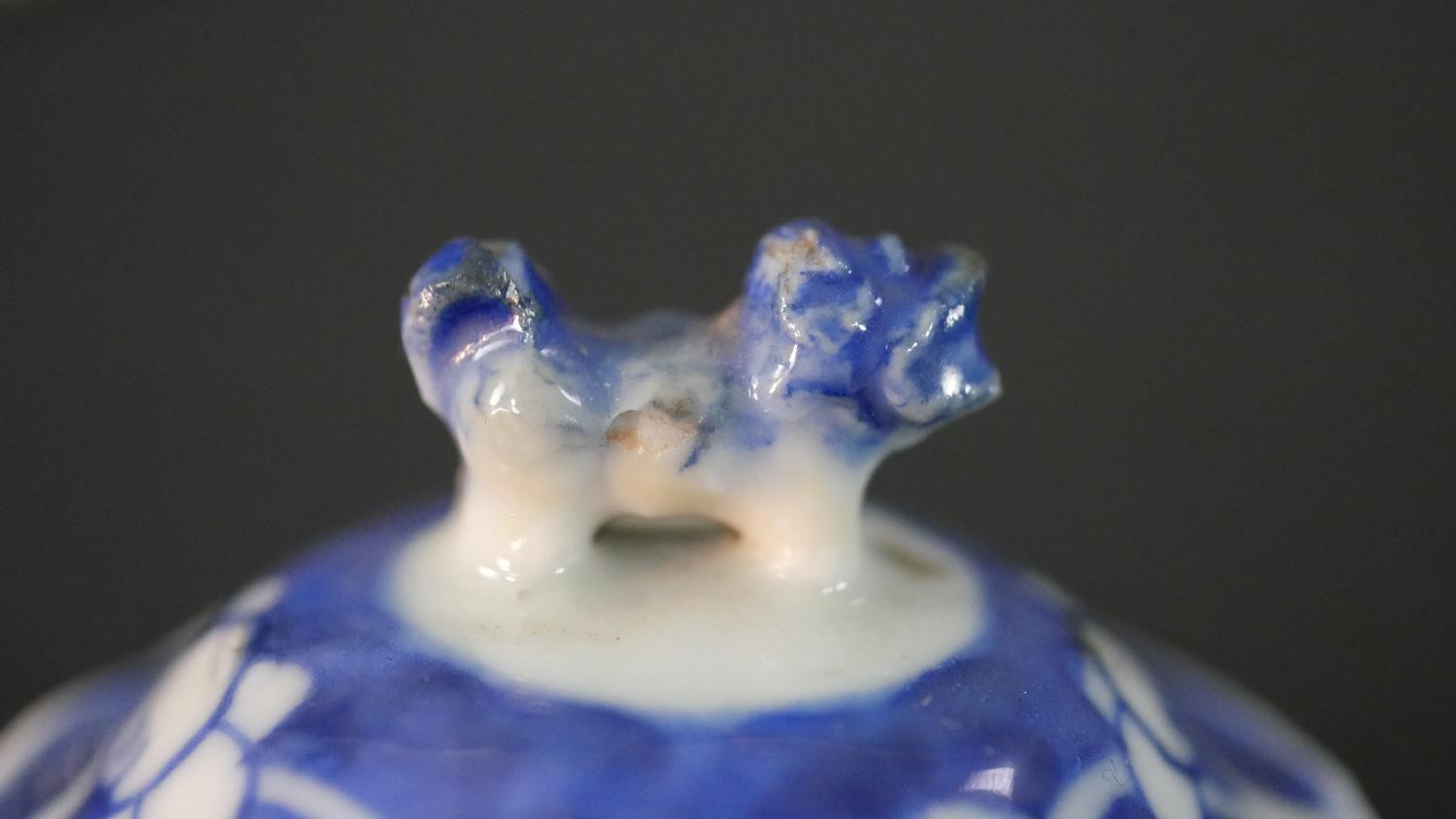 An Chinese blue and white hand painted prunus blossom design ceramic lidded vase. H.13.5 Diam.6cm - Image 6 of 9