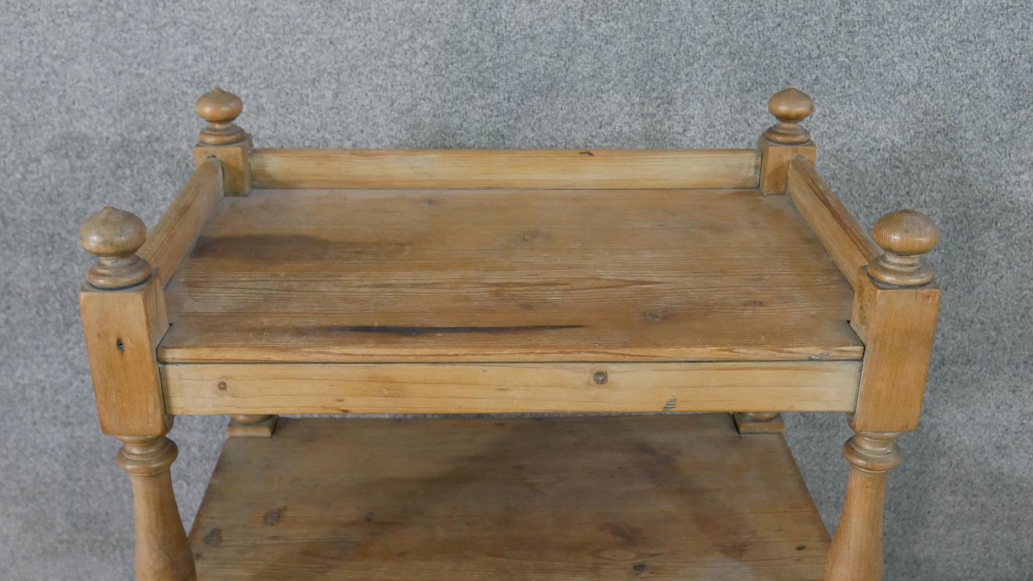 A Victorian pine whatnot, with four shelves joned by baluster turned stems. H.125 W.59 D.38cm - Image 3 of 6
