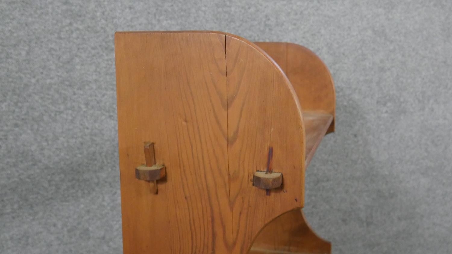 A set of pine open bookshelves, the four shelves joined to the shaped side with pegs. H.121 W.60 D. - Image 4 of 5