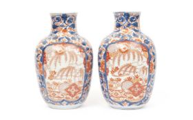 A PAIR OF 19TH CENTURY JAPANESE IMARI PORCELAIN VASES